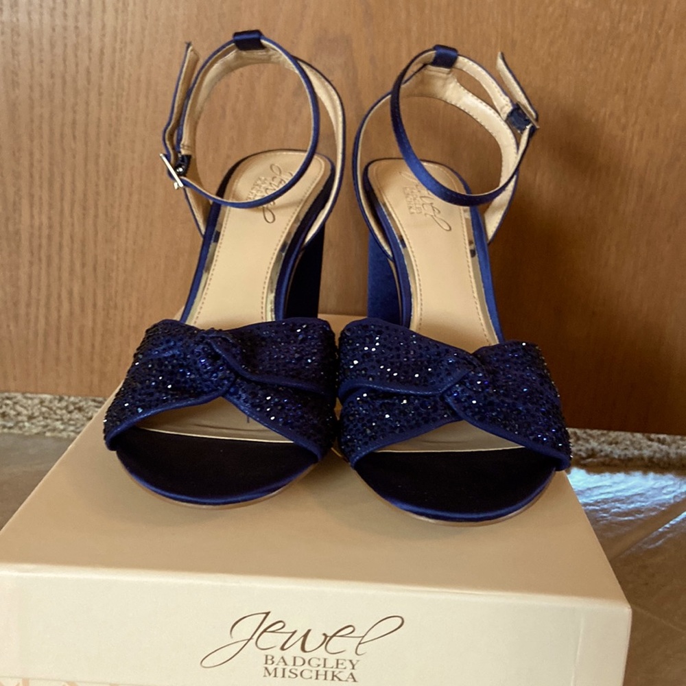 Jewel Badgley Mischka Nicoline Heels